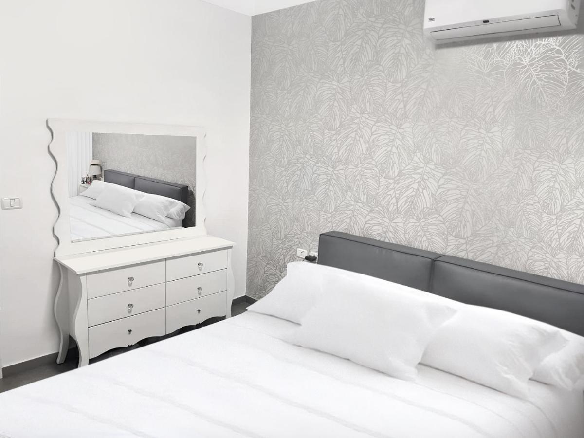 Beach Suite Israel- Private Jacuzzi Garden Suite & Gym, 3 Min Walk To Beach ביץ סוייט ישראל- ג'קוזי פרטי בגינה 3 דקות הליכה לים וחדר כושר Ascalón Exterior foto