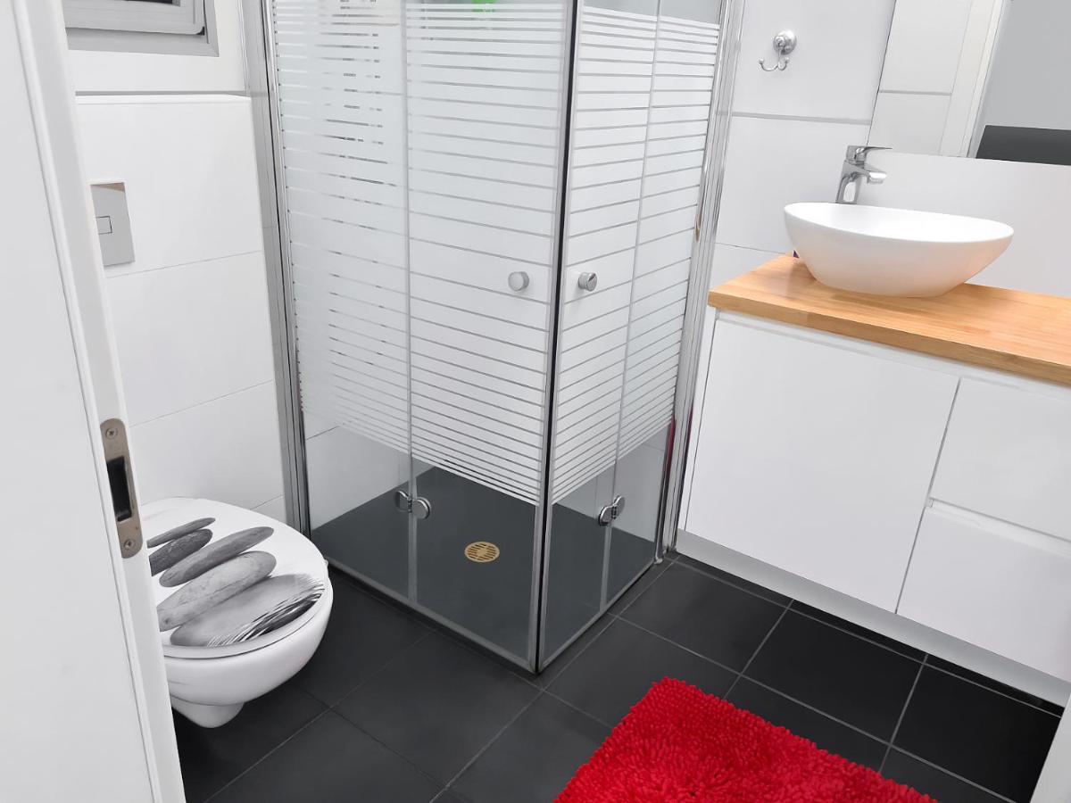 Beach Suite Israel- Private Jacuzzi Garden Suite & Gym, 3 Min Walk To Beach ביץ סוייט ישראל- ג'קוזי פרטי בגינה 3 דקות הליכה לים וחדר כושר Ascalón Exterior foto