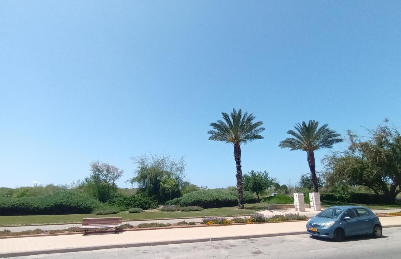 Beach Suite Israel- Private Jacuzzi Garden Suite & Gym, 3 Min Walk To Beach ביץ סוייט ישראל- ג'קוזי פרטי בגינה 3 דקות הליכה לים וחדר כושר Ascalón Exterior foto